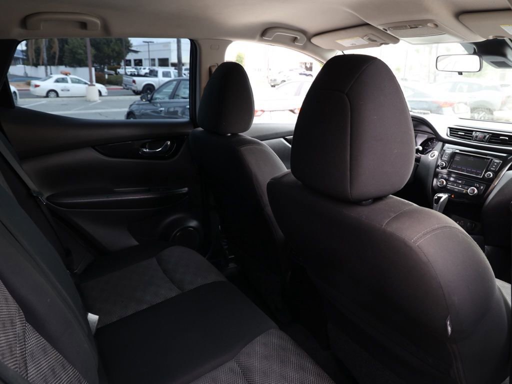 Used 2022 Nissan Rogue Sport SV image 17