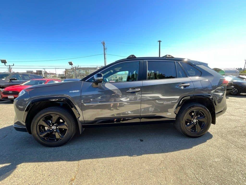 Used 2021 Toyota RAV4 XSE AWD/4WD image 5