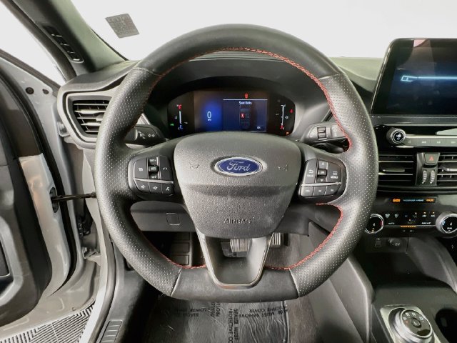 Used 2025 Ford Escape ST-Line AWD/4WD image 12