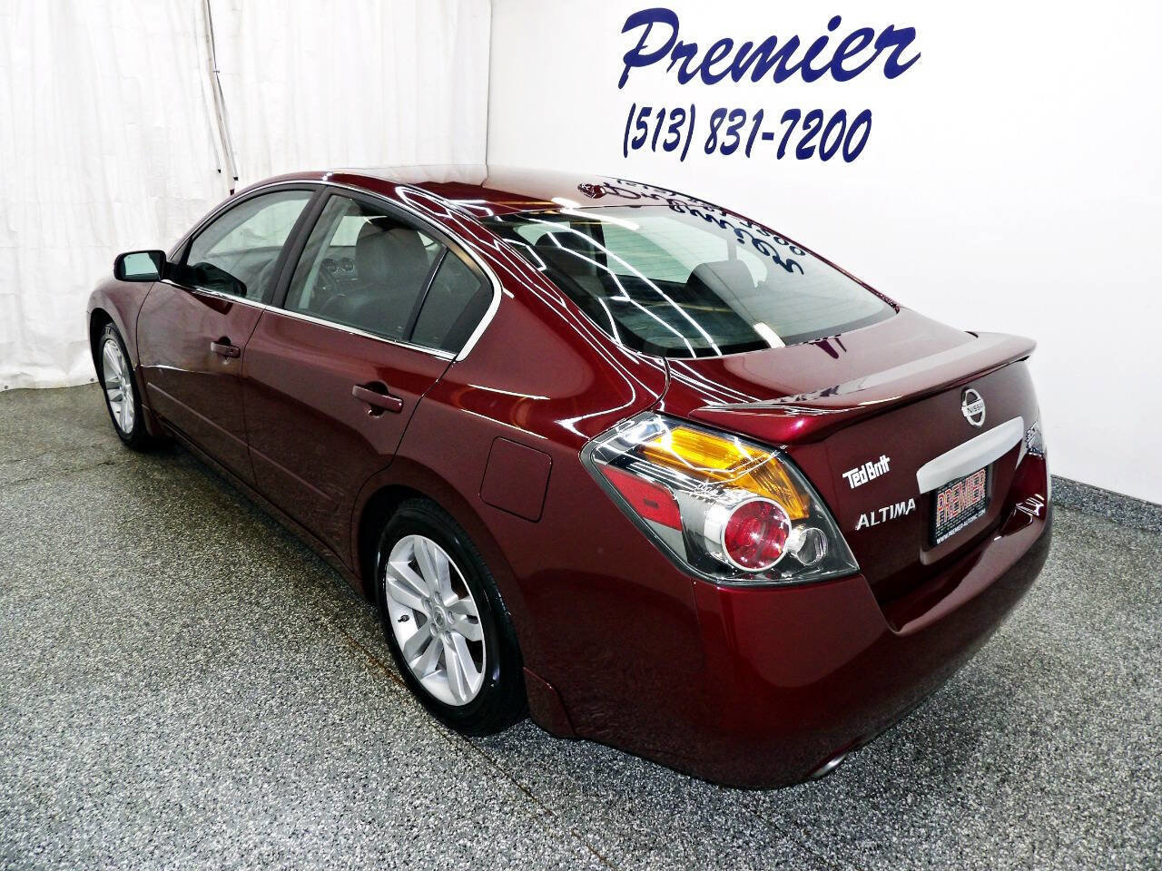 Used 2011 Nissan Altima 3.5 SR w/ 3.5SR Premium Pkg FWD image 4