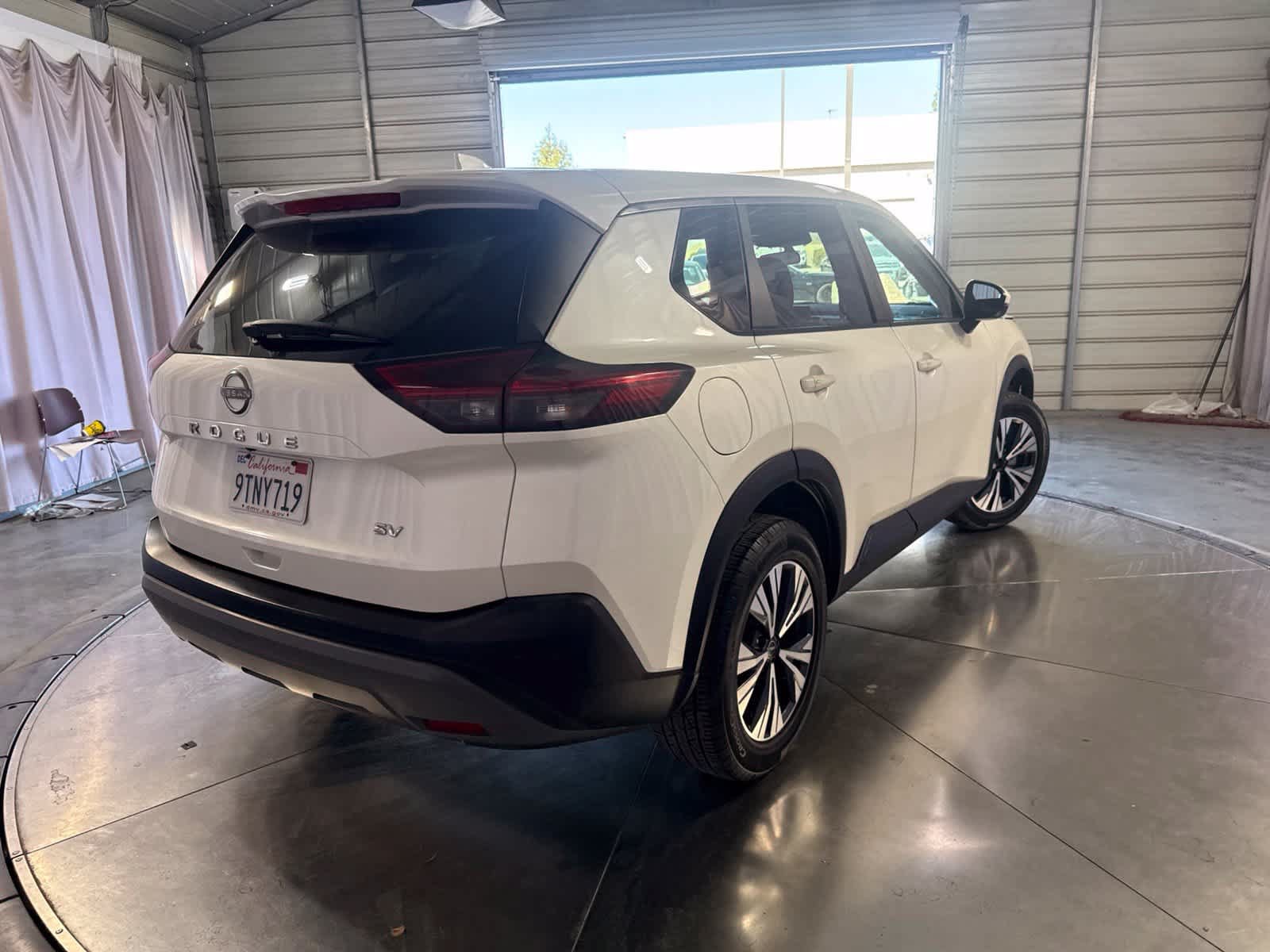 Used 2022 Nissan Rogue SV FWD image 5