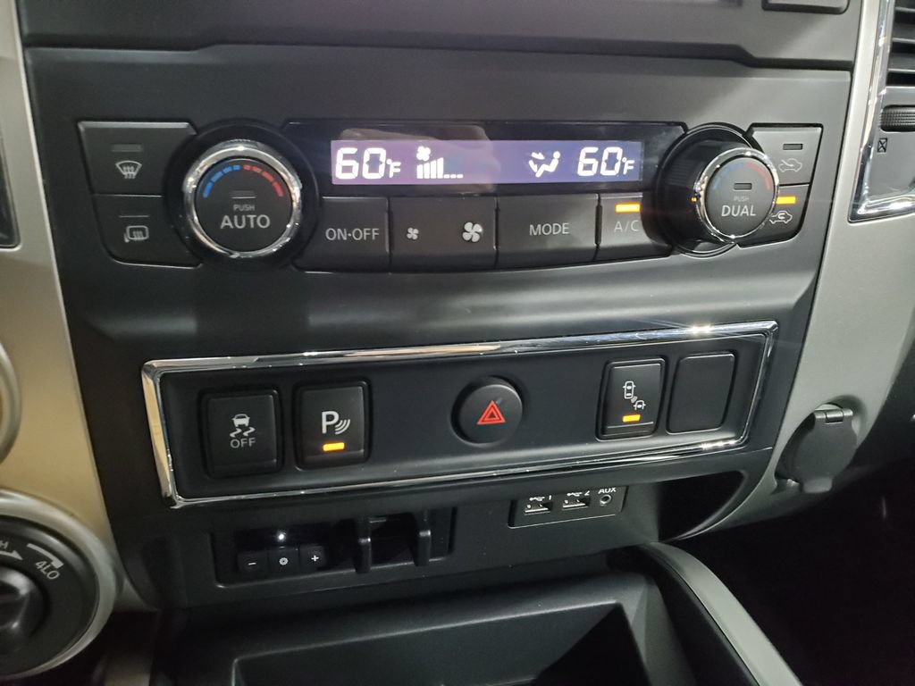 Used 2019 Nissan Titan PRO-4X AWD/4WD image 29