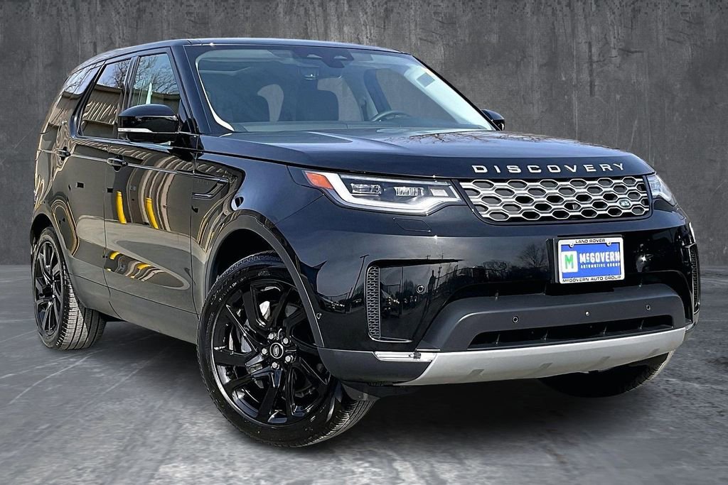 Certified 2025 Land Rover Discovery S image 3