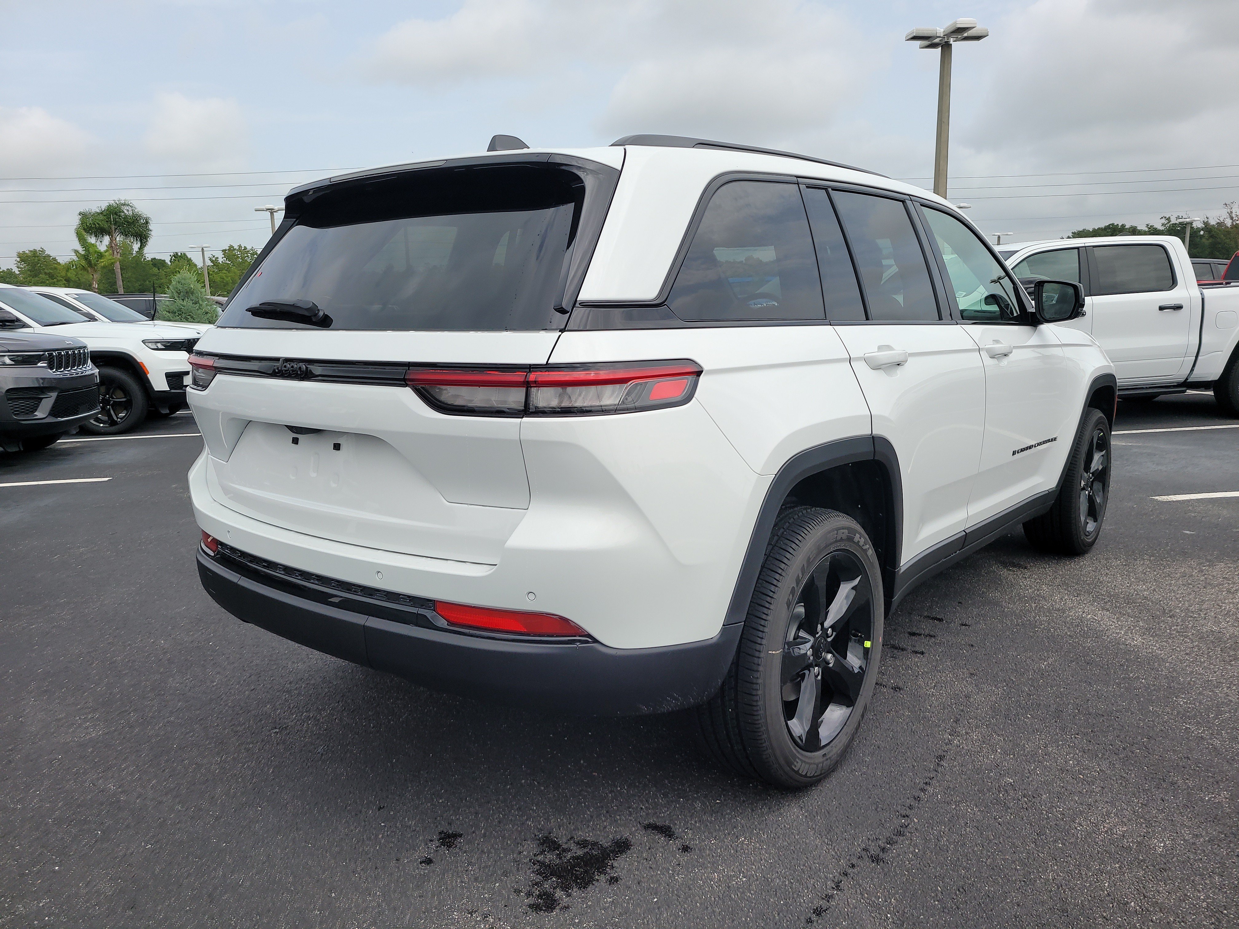 New 2025 Jeep Grand Cherokee Altitude RWD image 6