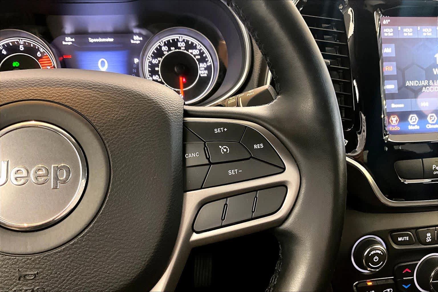 Used 2020 Jeep Cherokee Limited FWD image 24