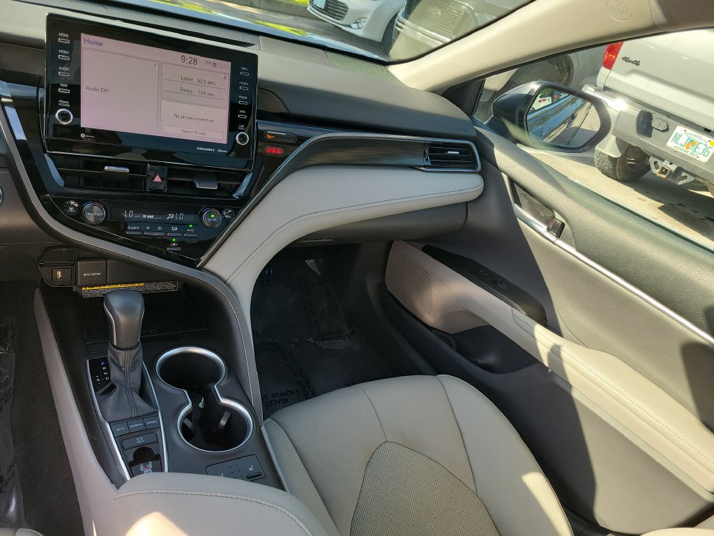 Used 2021 Toyota Camry XLE FWD image 28