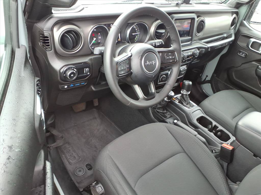 Used 2023 Jeep Wrangler Unlimited w/ Convenience Group AWD/4WD image 19