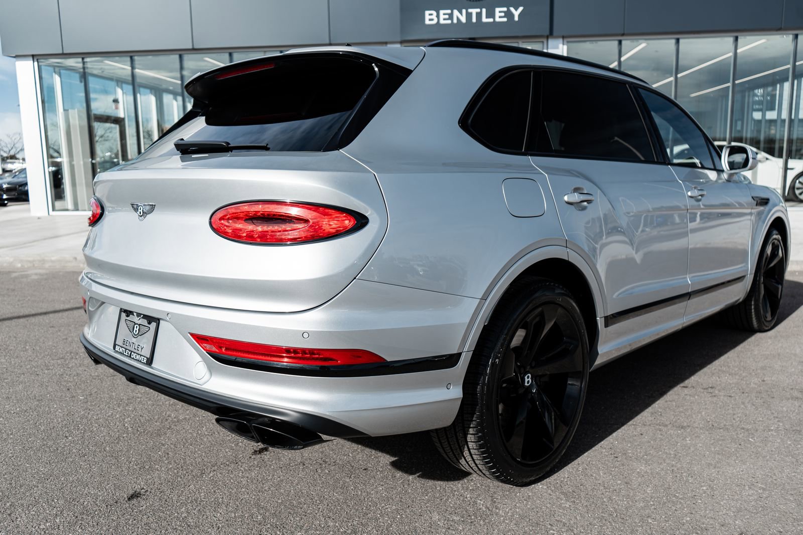 Used 2023 Bentley Bentayga Extended Wheelbase image 13