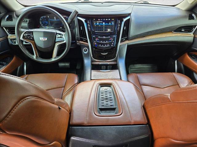 Used 2017 Cadillac Escalade Premium Luxury w/ LPO, Radiant Package image 18