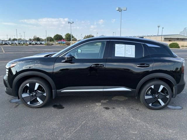Certified 2025 Nissan Kicks SR w/ SR Premium Package AWD/4WD image 3