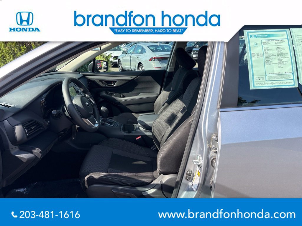 Used 2025 Subaru Outback AWD/4WD image 21