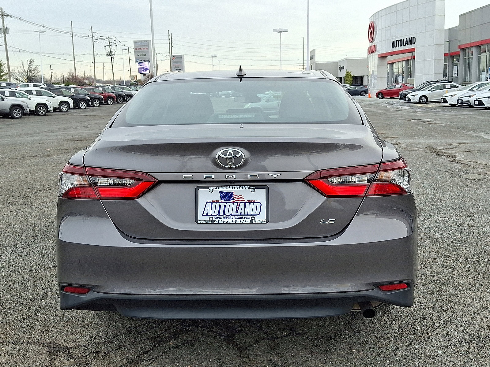 Used 2023 Toyota Camry LE image 6