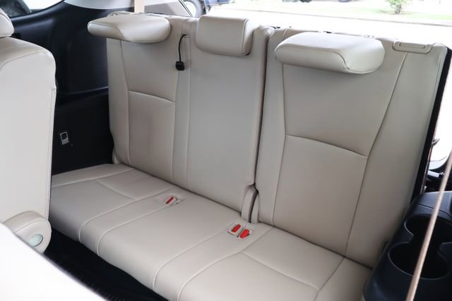Used 2022 Toyota Highlander XLE AWD/4WD image 10
