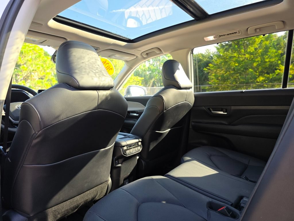 Used 2026 Toyota Grand Highlander AWD image 25
