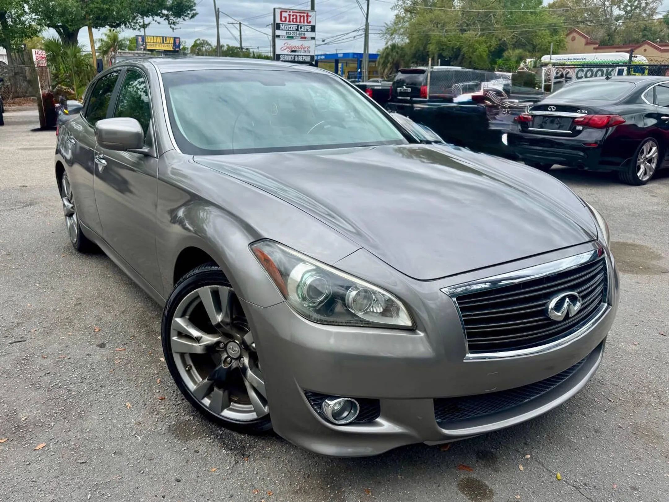 Used 2012 INFINITI M56 M56 Sedan 4D w/ Sport Pkg image 8