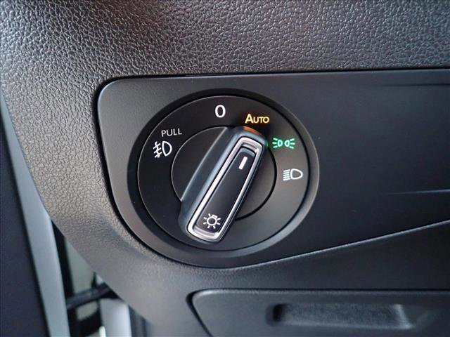 Used 2019 Volkswagen Tiguan SEL Premium image 18