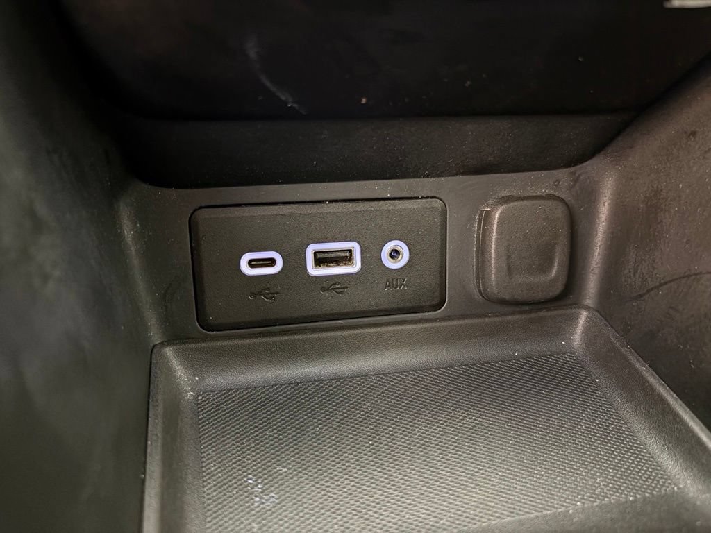 Used 2024 GMC Terrain SLE FWD image 28