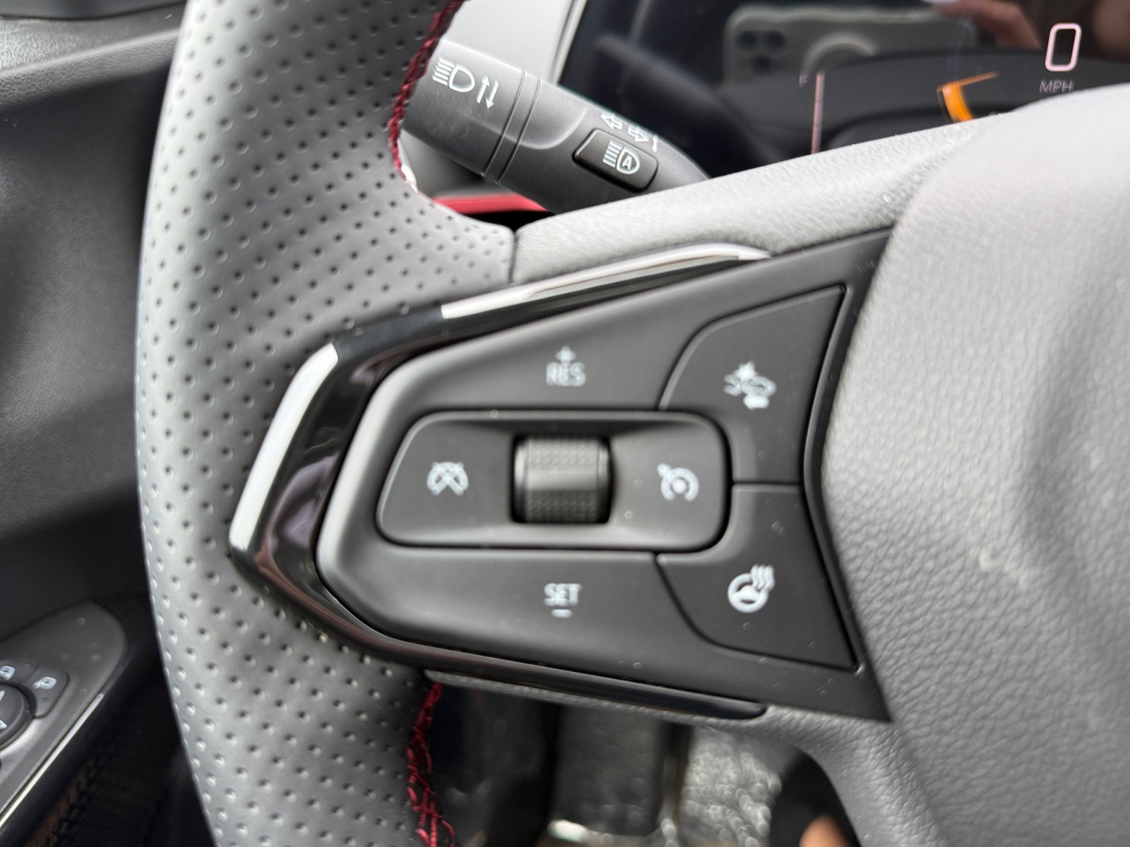 New 2026 Chevrolet Trax RS w/ Sunroof Package FWD image 17