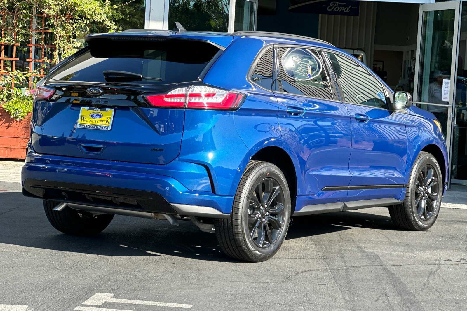 New 2024 Ford Edge SE w/ Black Appearance Package image 4