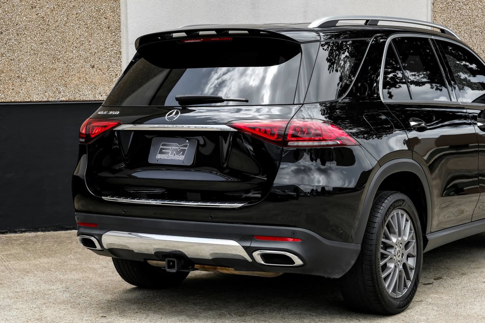 Used 2021 Mercedes-Benz GLE 350 w/ Premium Package image 11