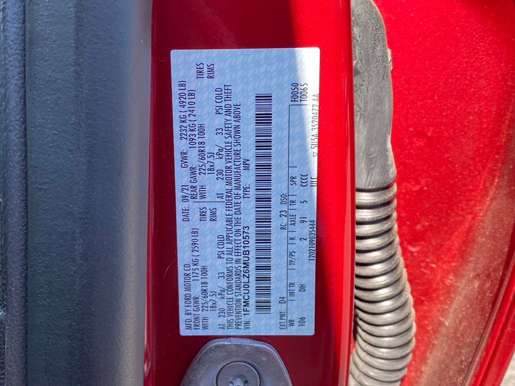 Used 2021 Ford Escape Titanium w/ Titanium Premium Package FWD image 18