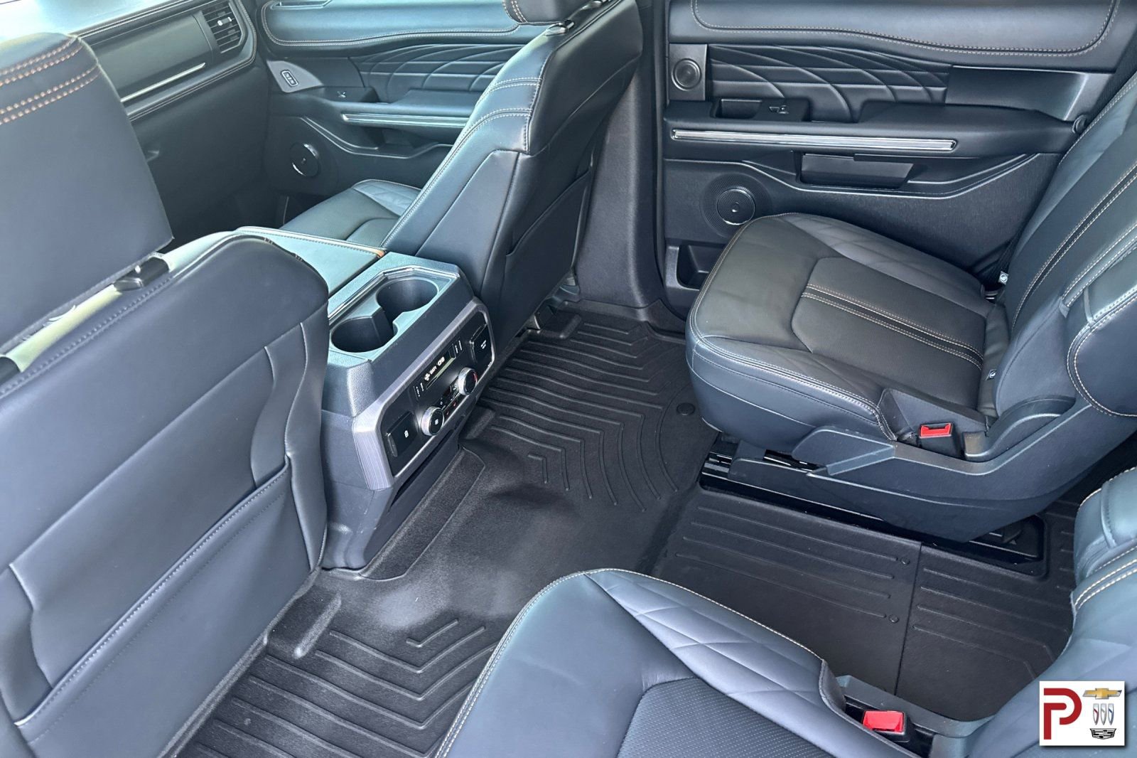 Used 2024 Ford Expedition Platinum AWD/4WD image 14