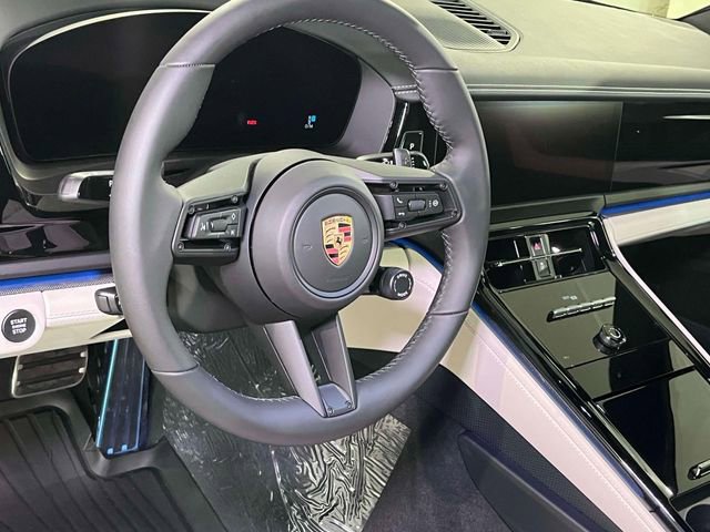 New 2025 Porsche Panamera 4 image 4