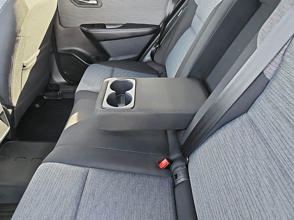 Used 2023 Nissan Rogue SV image 30