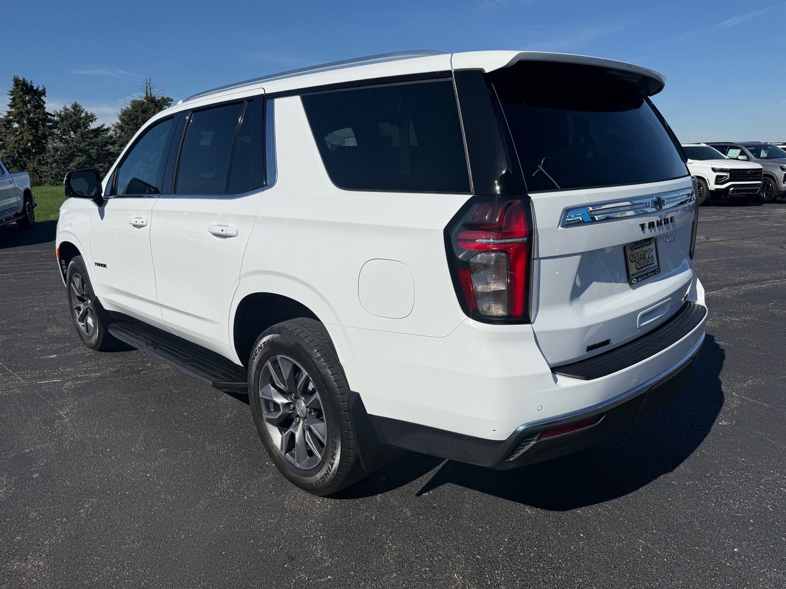 Used 2024 Chevrolet Tahoe LT w/ LT Signature Plus Package AWD/4WD image 3