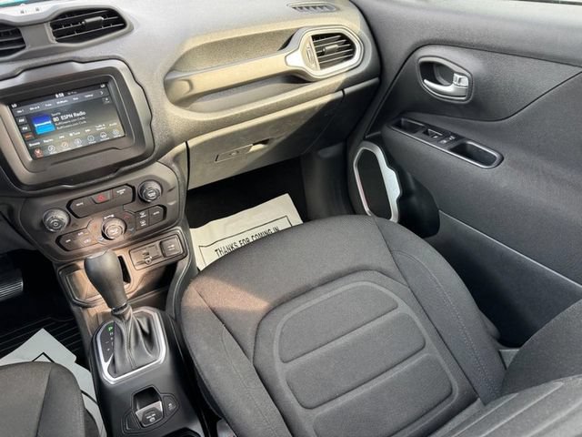 Used 2019 Jeep Renegade Latitude FWD image 15