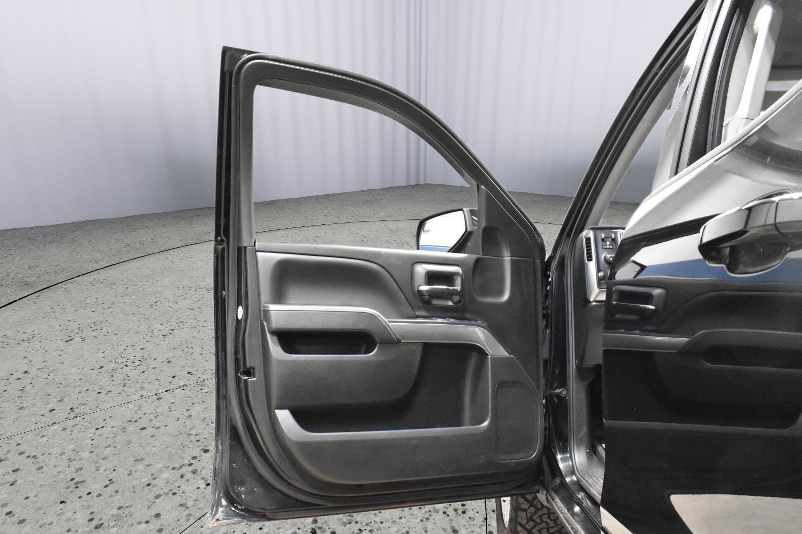 Used 2017 Chevrolet Silverado 1500 LT w/ All Star Edition image 10