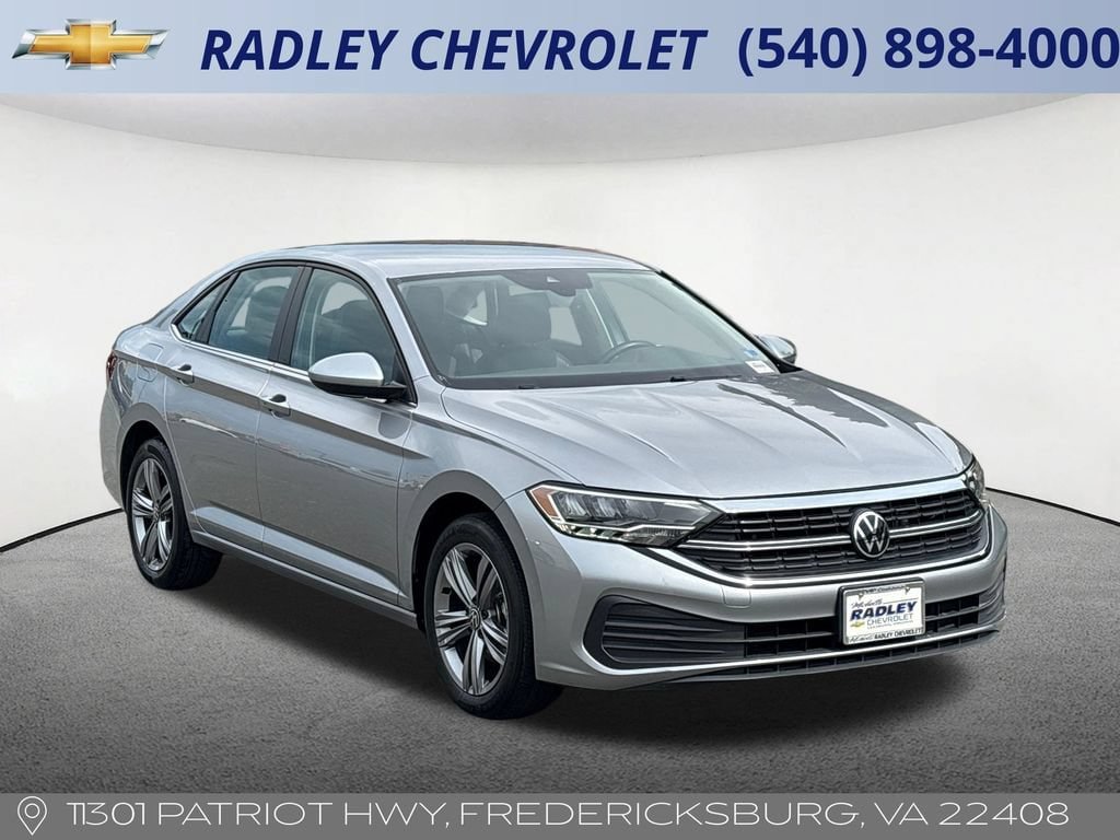 Used 2024 Volkswagen Jetta SE FWD image 7