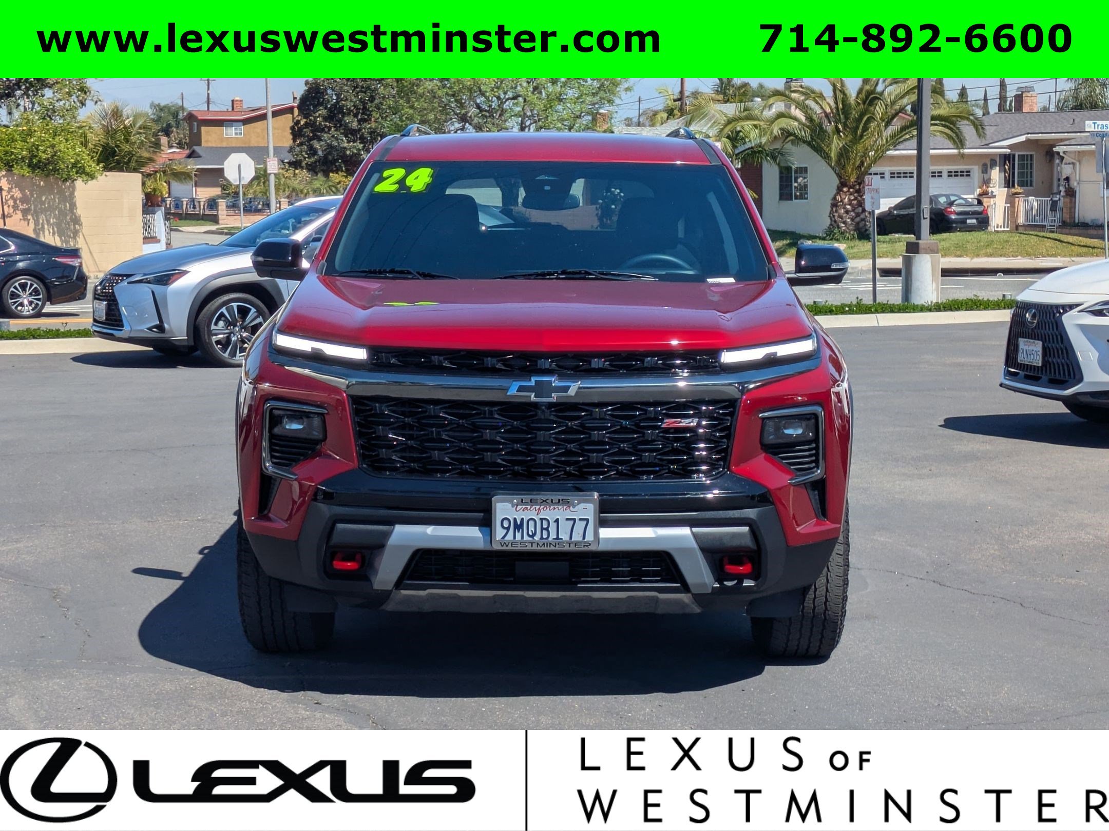 Used 2024 Chevrolet Traverse Z71 image 2