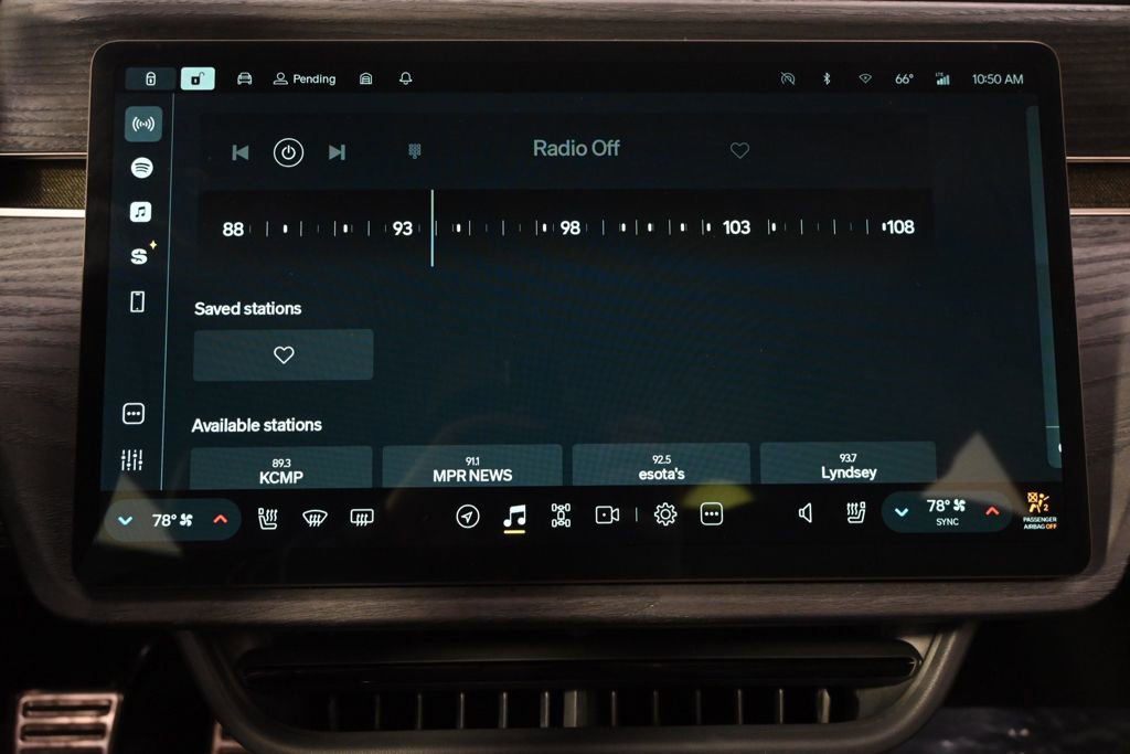 Used 2023 Rivian R1S Adventure AWD/4WD image 30