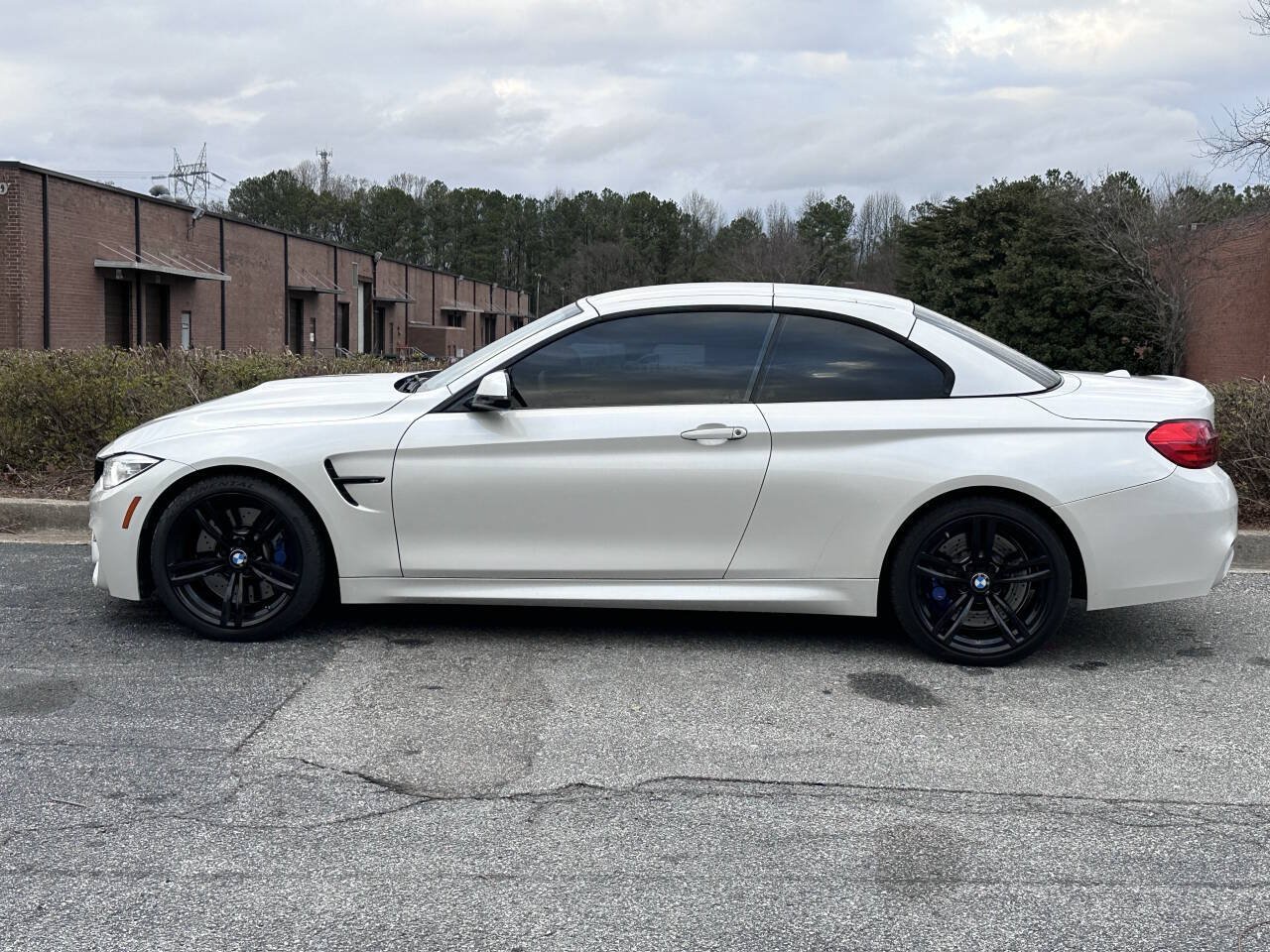 Used 2016 BMW M4 Convertible w/ Executive Package RWD image 5