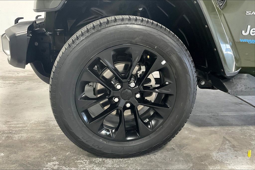 Used 2021 Jeep Wrangler Unlimited Sahara w/ Safety Group image 11