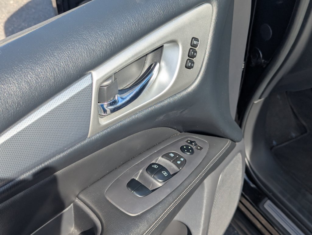 Used 2018 Nissan Pathfinder SL w/ Cargo Package FWD image 27