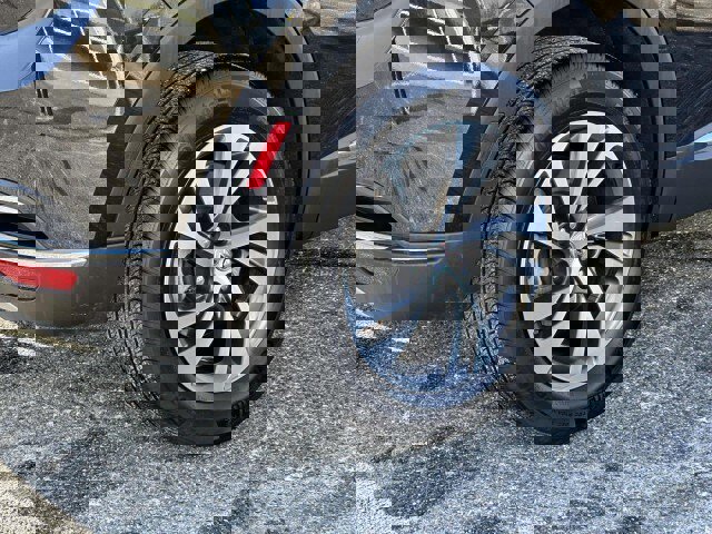 Used 2023 Buick Envision Essence image 8