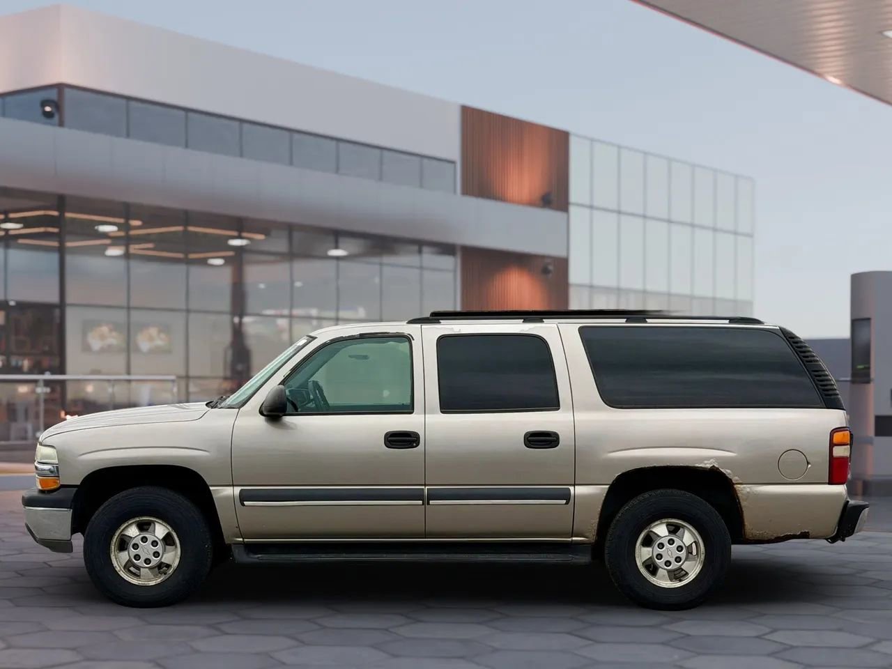 Used 2003 Chevrolet Suburban LS w/ LS Preferred Equipment Group image 5