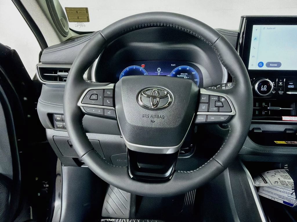 New 2026 Toyota Highlander Limited AWD/4WD image 12