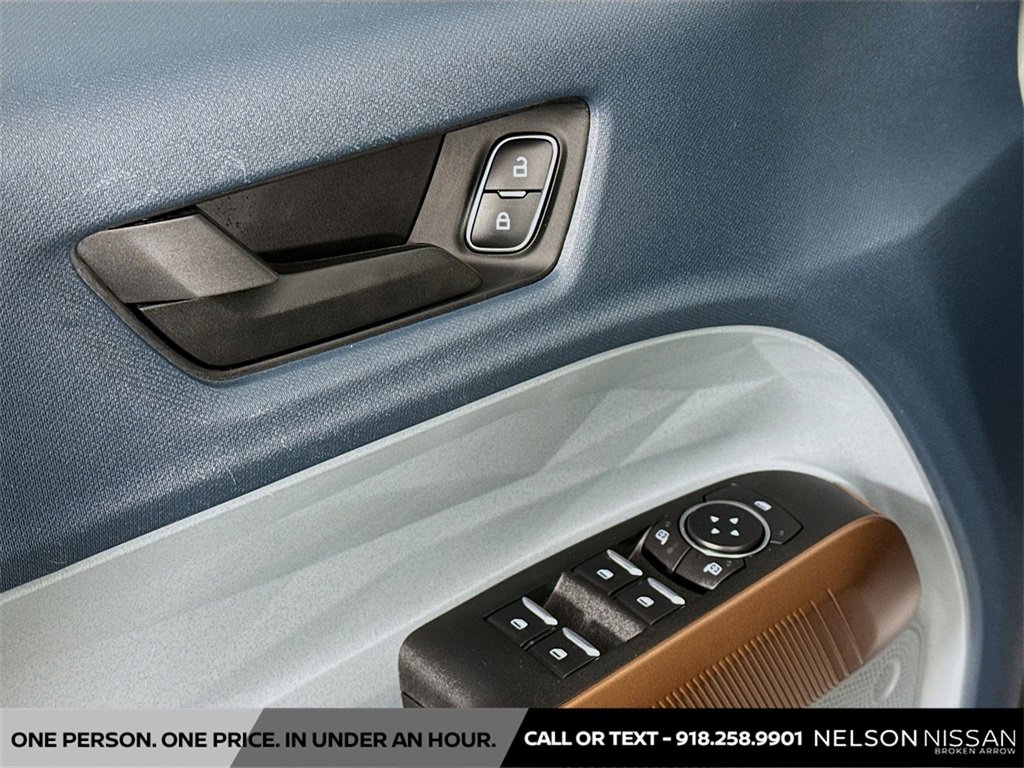 Used 2022 Ford Maverick Lariat w/ Equipment Group 500A Standard image 17