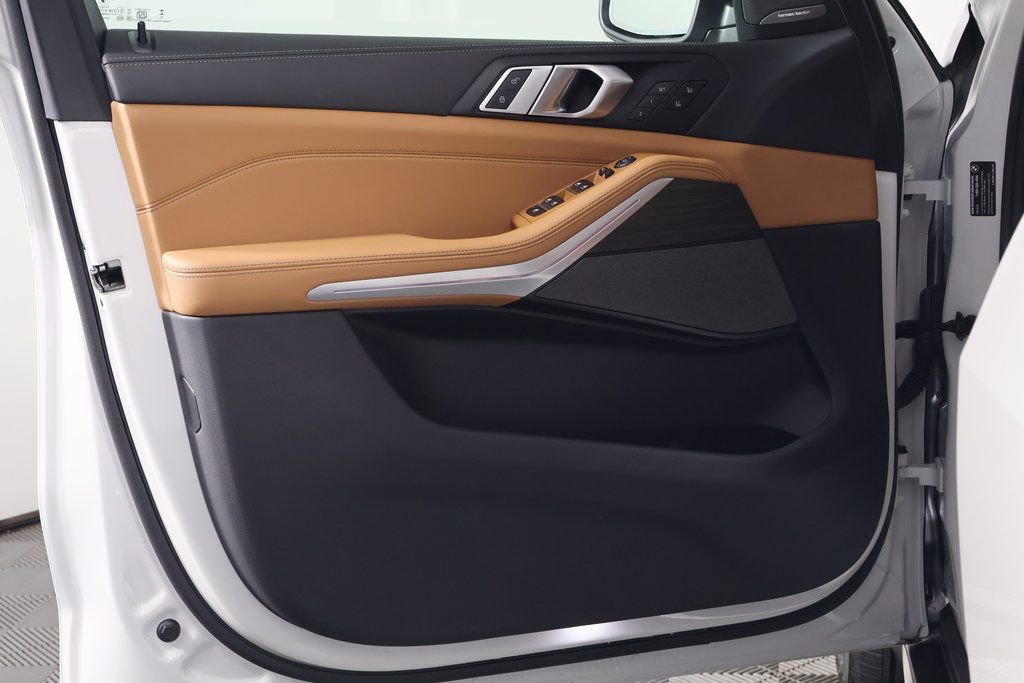 Used 2026 BMW X5 sDrive40i w/ Climate Comfort Package image 12