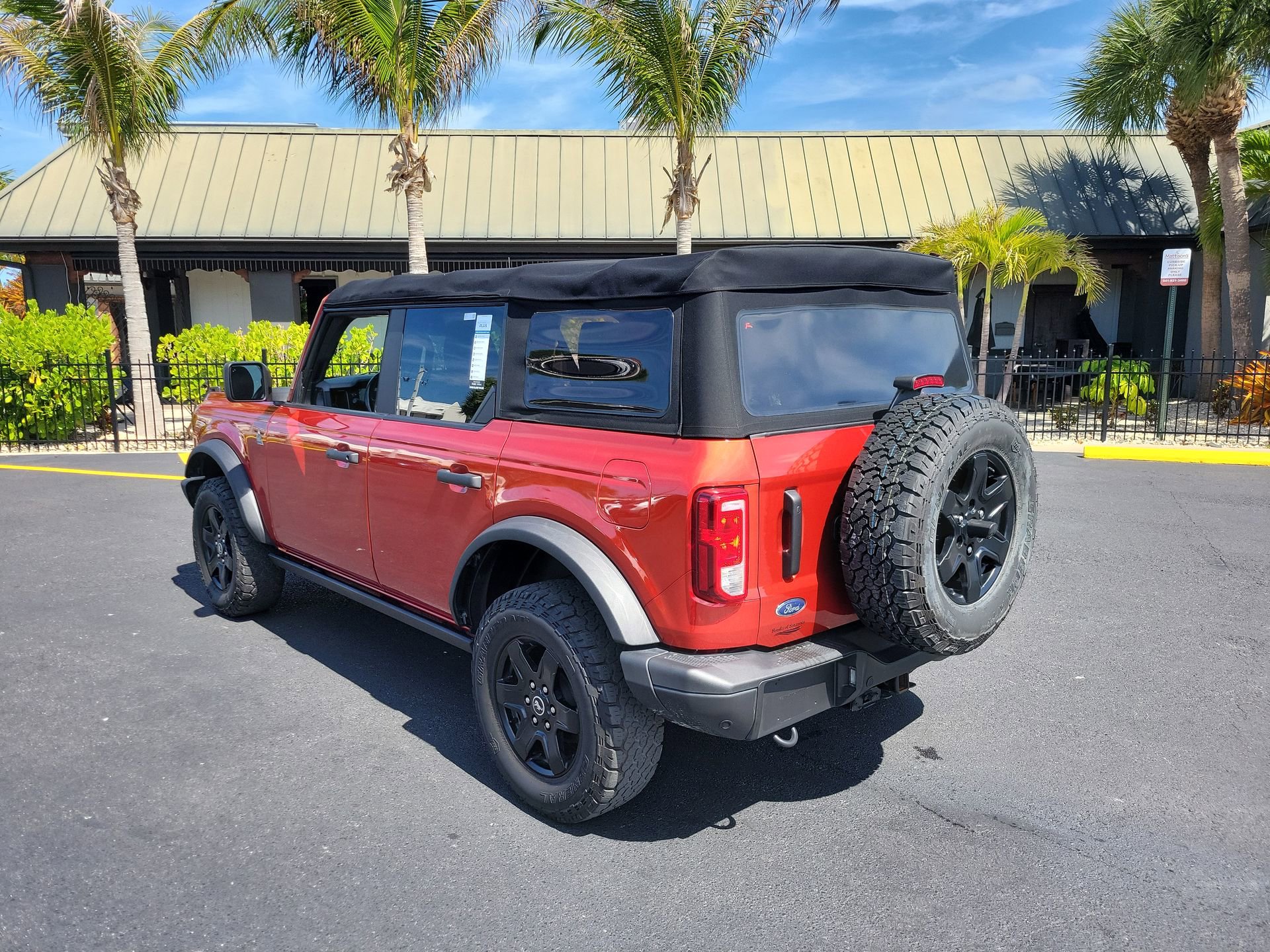 Used 2022 Ford Bronco Black Diamond image 8