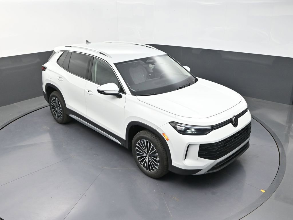 Used 2025 Volkswagen Tiguan S image 14