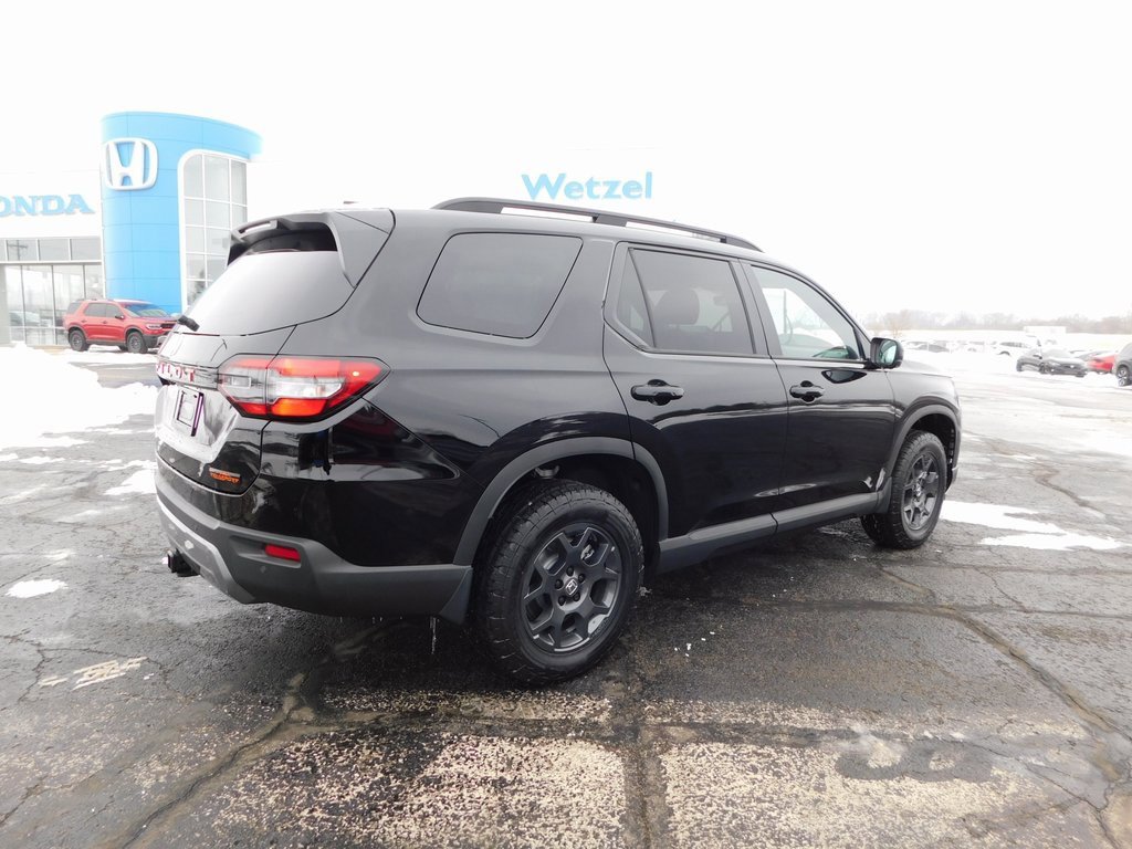 New 2026 Honda Pilot TrailSport image 3