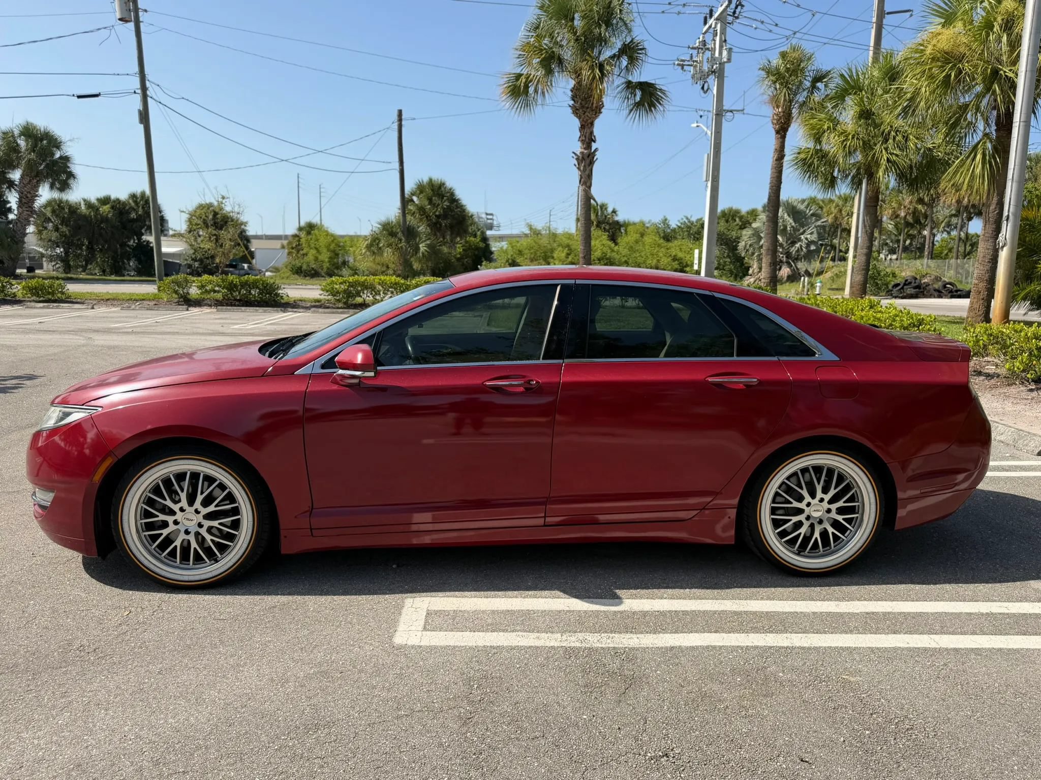Used 2016 Lincoln MKZ w/ Equipment Group 300A Reserve FWD image 3