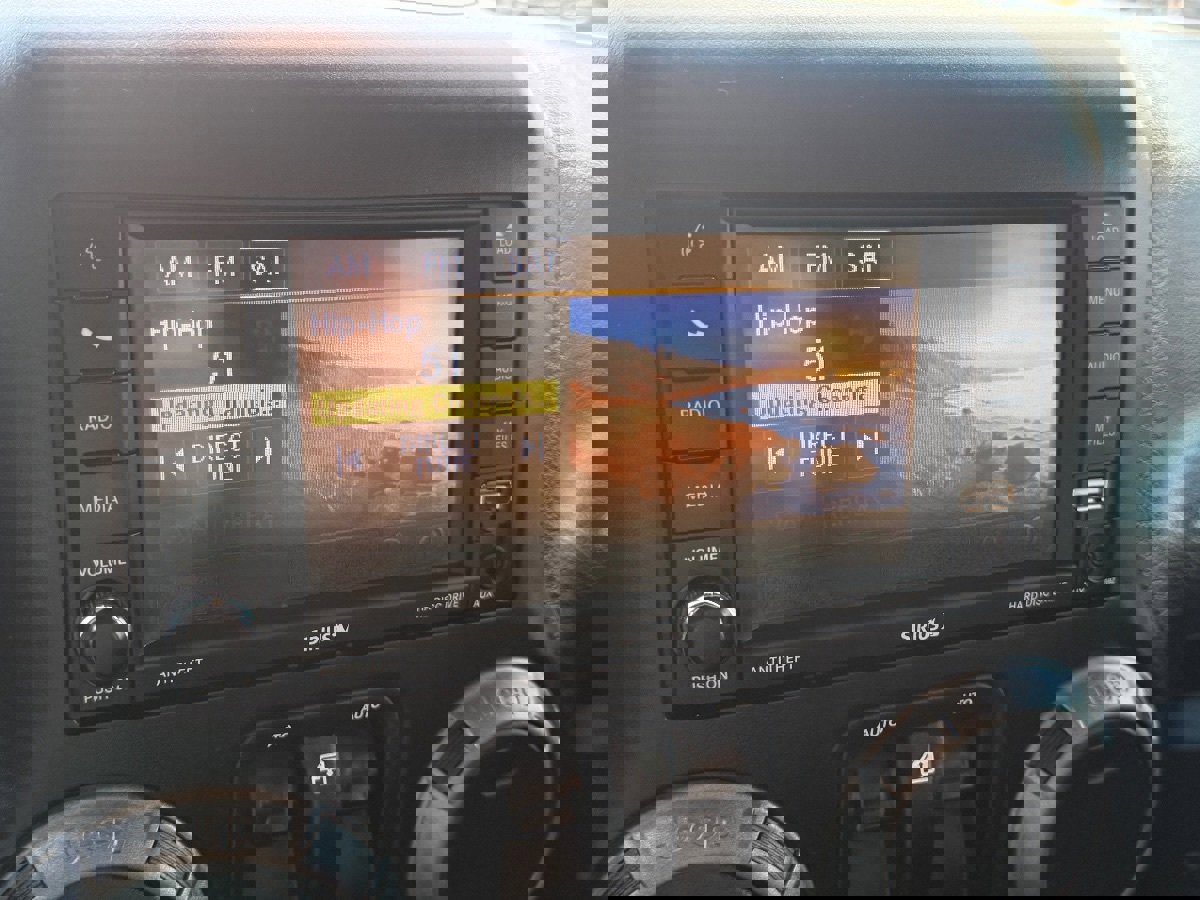 Used 2018 Jeep Wrangler Sport image 23