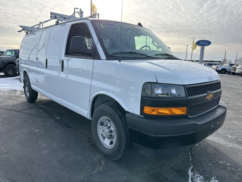 Used 2025 Chevrolet Express 2500 Extended w/ Communications Package image 2