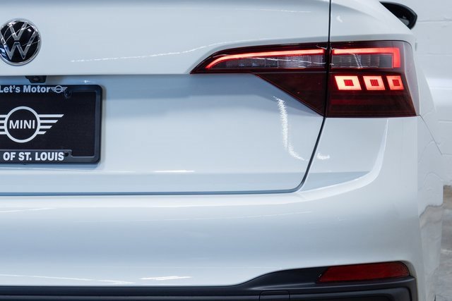 Used 2024 Volkswagen Jetta Sport image 10