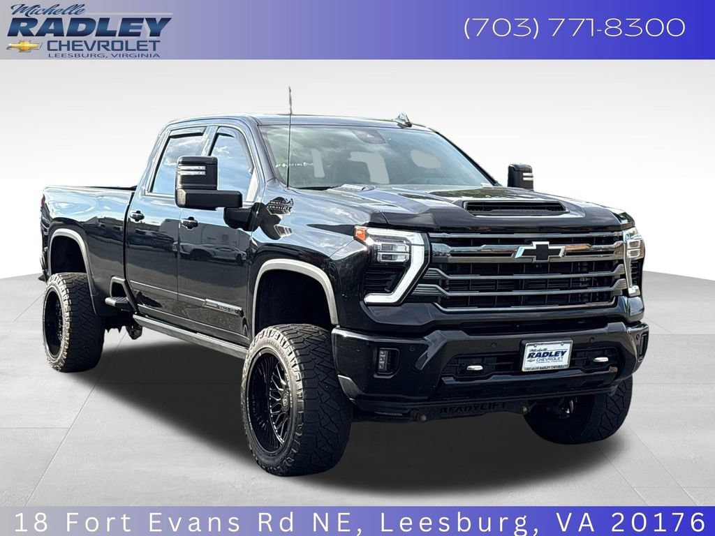 Used 2024 Chevrolet Silverado 3500 High Country w/ Midnight Edition AWD/4WD image 8